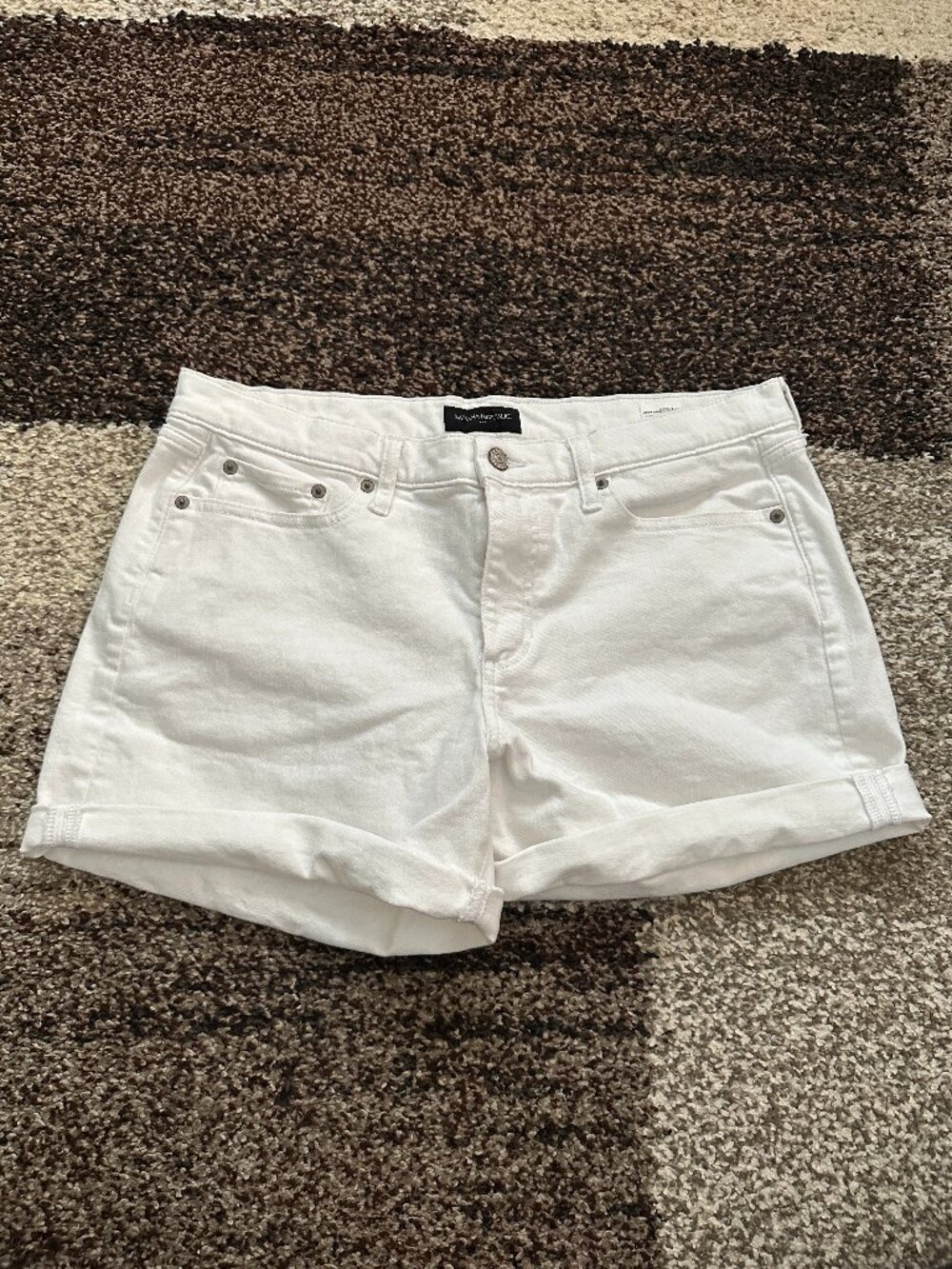 BANANA REPUBLIC (8) White Denim Roll Cuff Shorts 4" Inseam Jeans 29/8 Mid-Rise